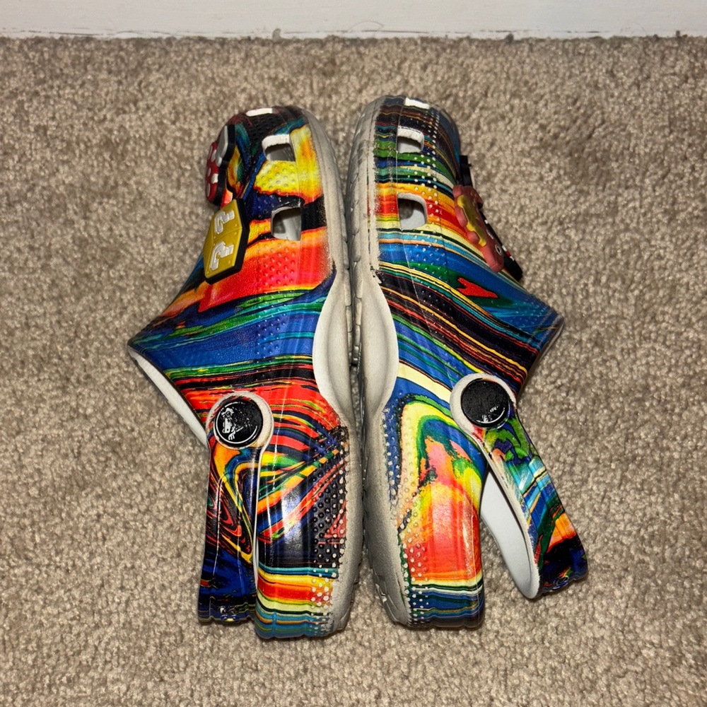 CROCS Multicolor Graphic Clogs - Picture 5 of 7